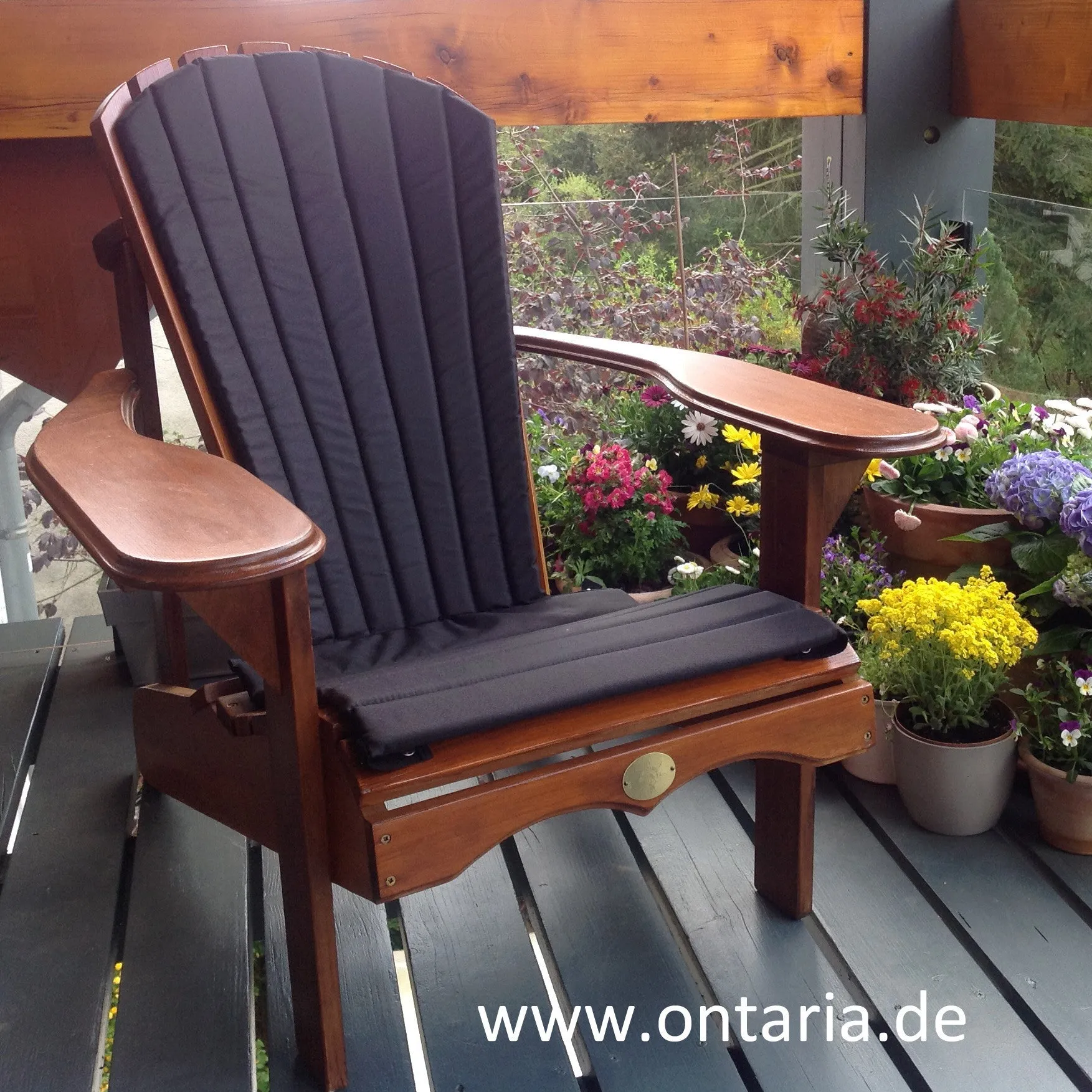 2 Folding Bear Chairs mit Schemel und Polstern - CHF 200 gespart