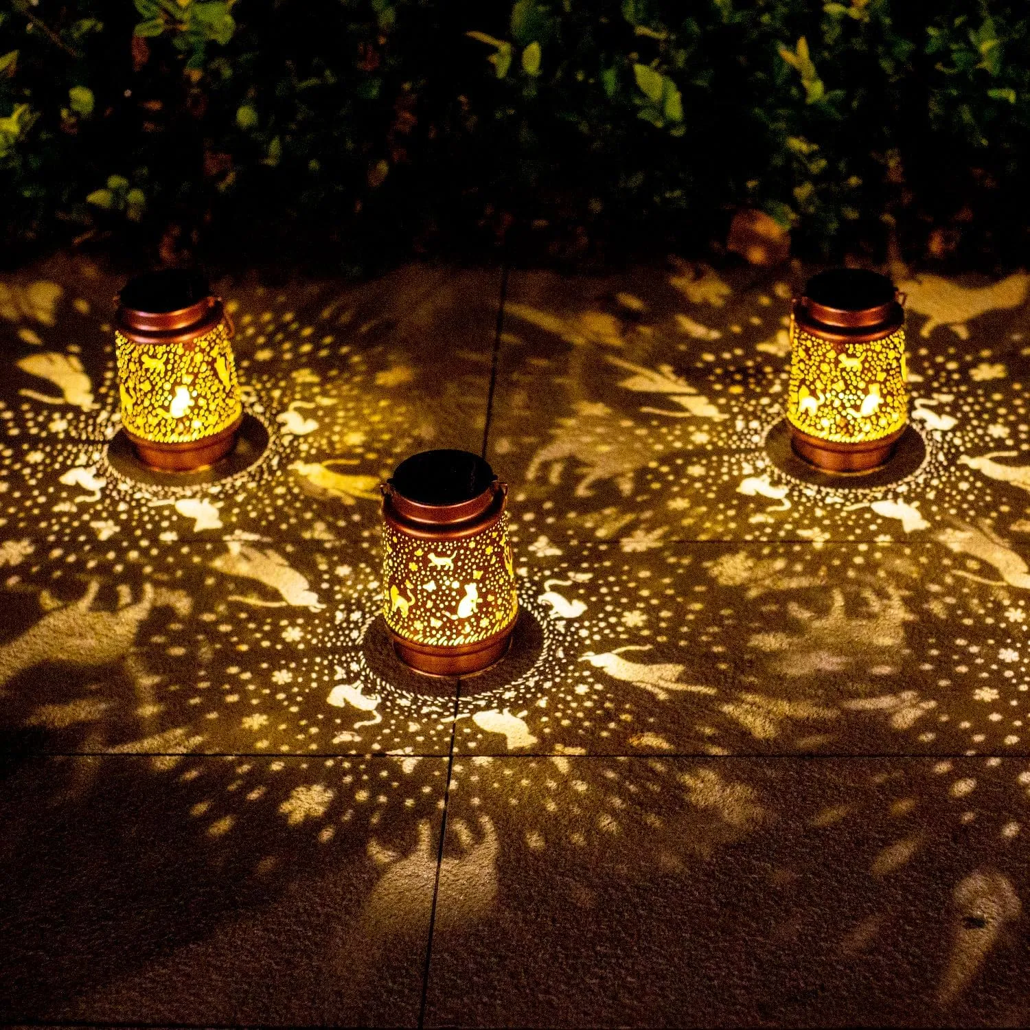 Cat Solar Lanterns Outdoor Waterproof Hanging Solar Lights Cat Gifts for Women Men Metal Decorative LED Lanterns for Yard, Patio, Lawn, Tabletop, Pathway, Landscape, Garden Decor, Cat Lovers Gifts