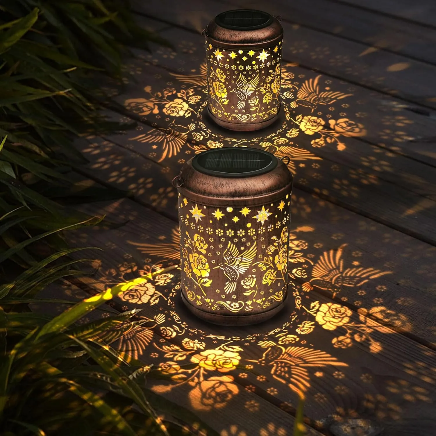 Hummingbird Solar Lanterns Metal Outdoor Waterproof Hanging Solar Light Hummingbird Gifts for Women Mother Grandmom Bird Lover Decor Lamp for Yard Garden Patio Lawn Tabletop Pathway Bronze 1 Pack