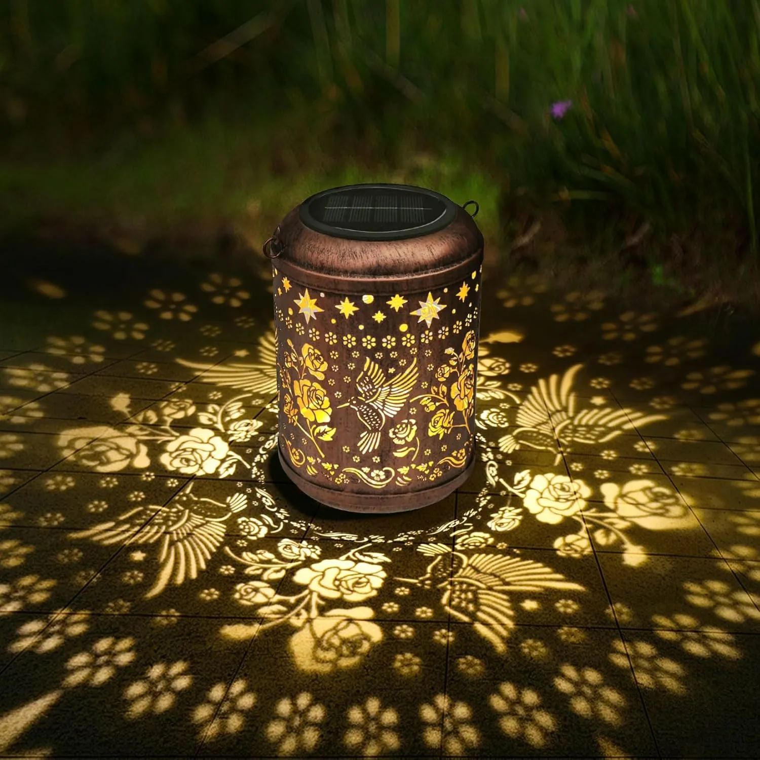 Hummingbird Solar Lanterns Metal Outdoor Waterproof Hanging Solar Light Hummingbird Gifts for Women Mother Grandmom Bird Lover Decor Lamp for Yard Garden Patio Lawn Tabletop Pathway Bronze 1 Pack