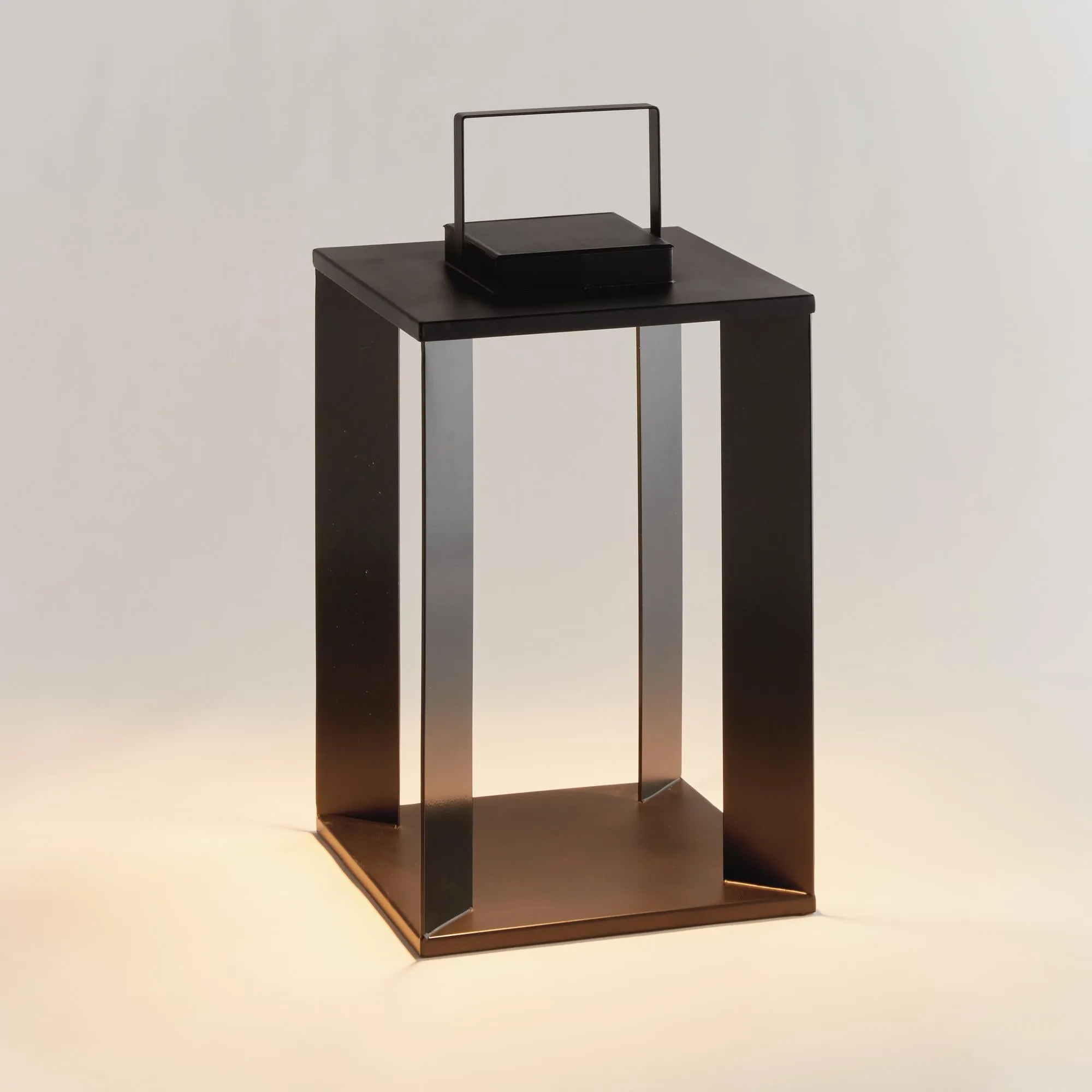 Napa Matte Black Hanley Solar Led Lantern 18"