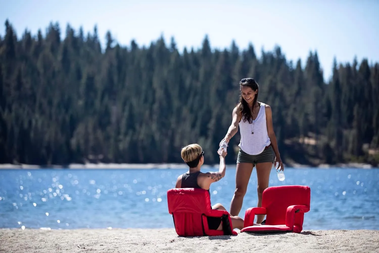 PICNIC TIME NCAA Cal Bears Ventura Reclining Stadium Seat with Back Support - Bleacher Seat - Beach Floor Chair