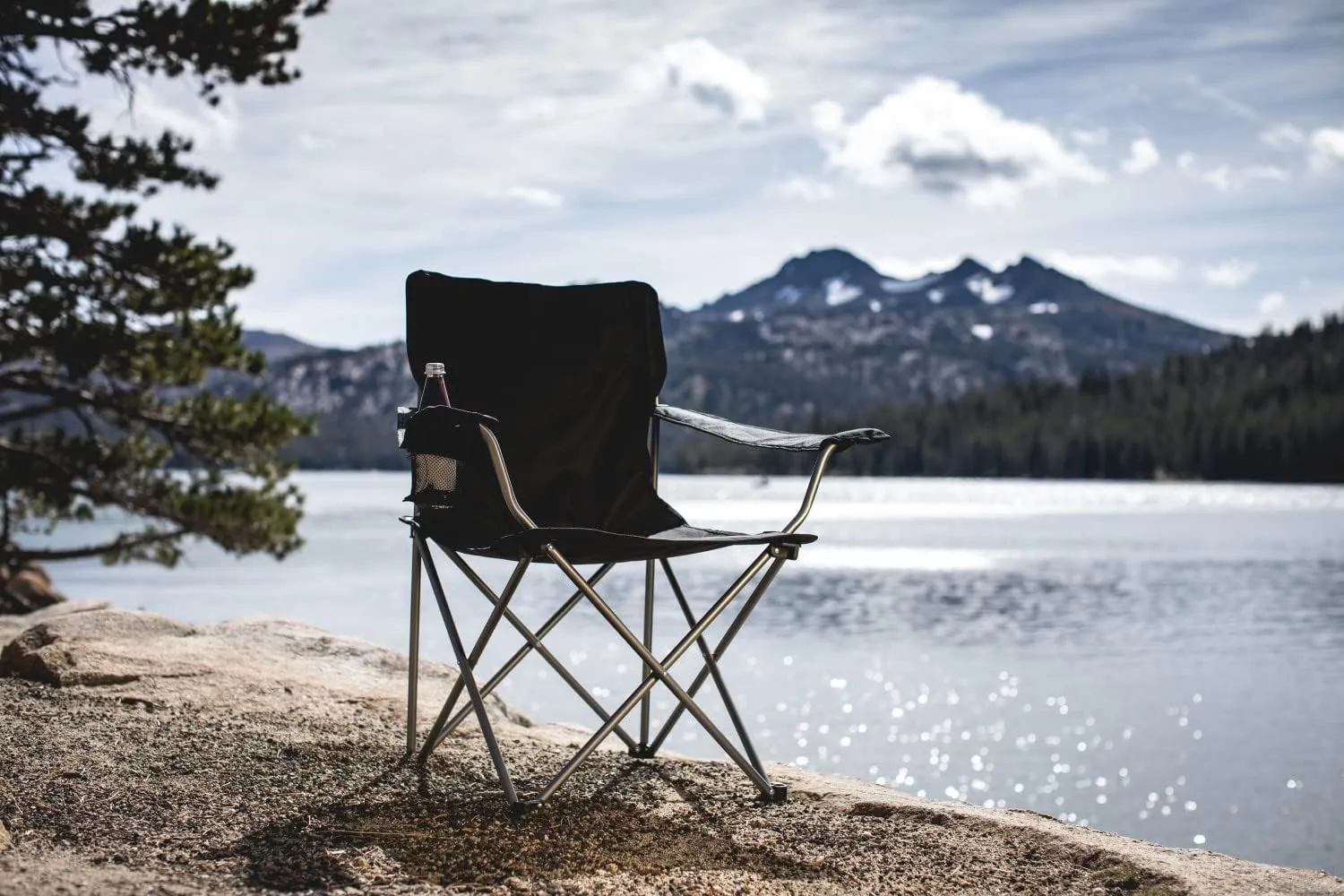 PICNIC TIME NCAA PTZ Camp Chair, Picnic Chair, Beach Chair with Carrying Bag, (Black)