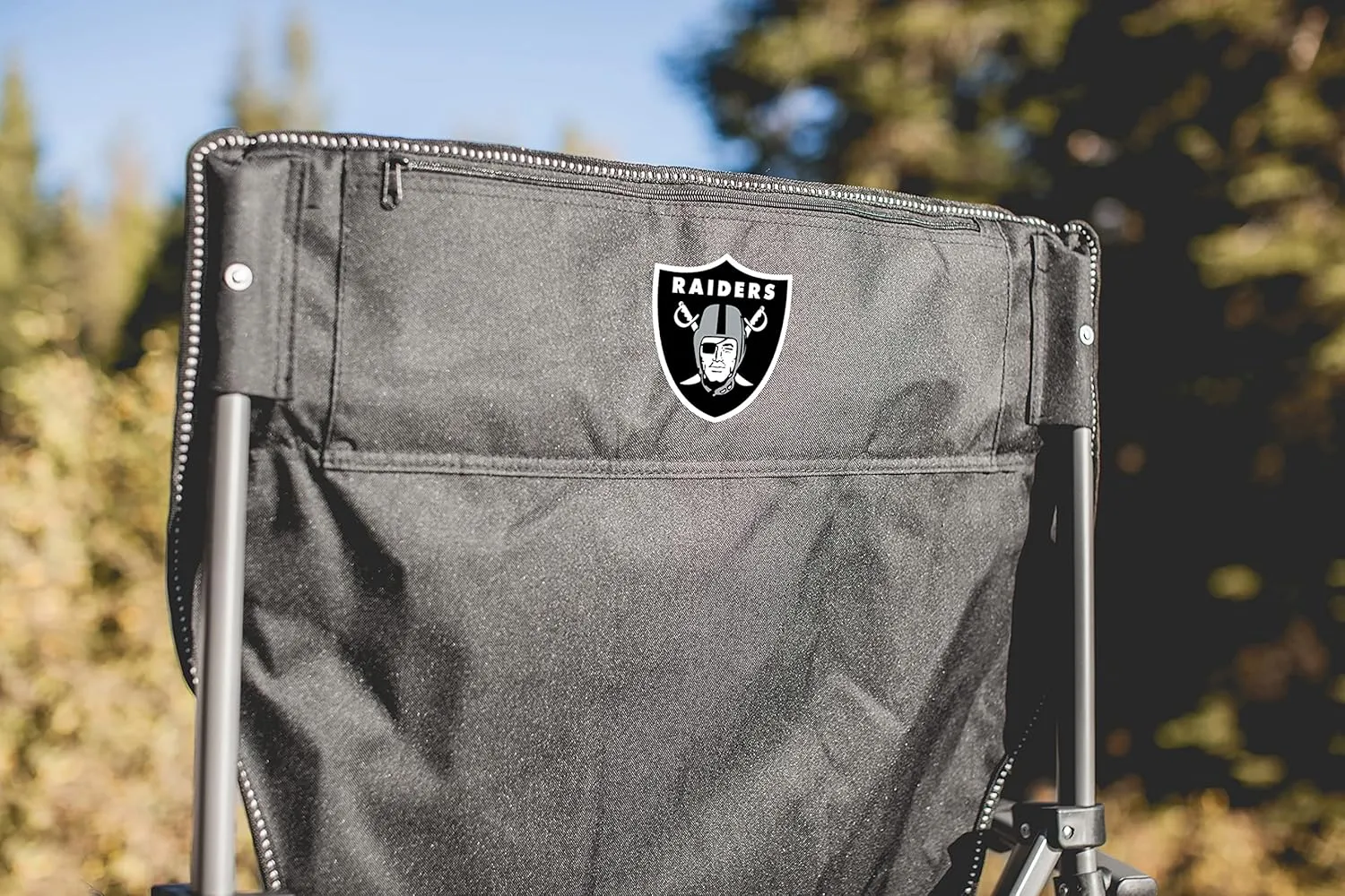 PICNIC TIME NFL Unisex-Adult NFL Outlander Folding Camping Chair with Cooler, Heavy Duty Beach Chair