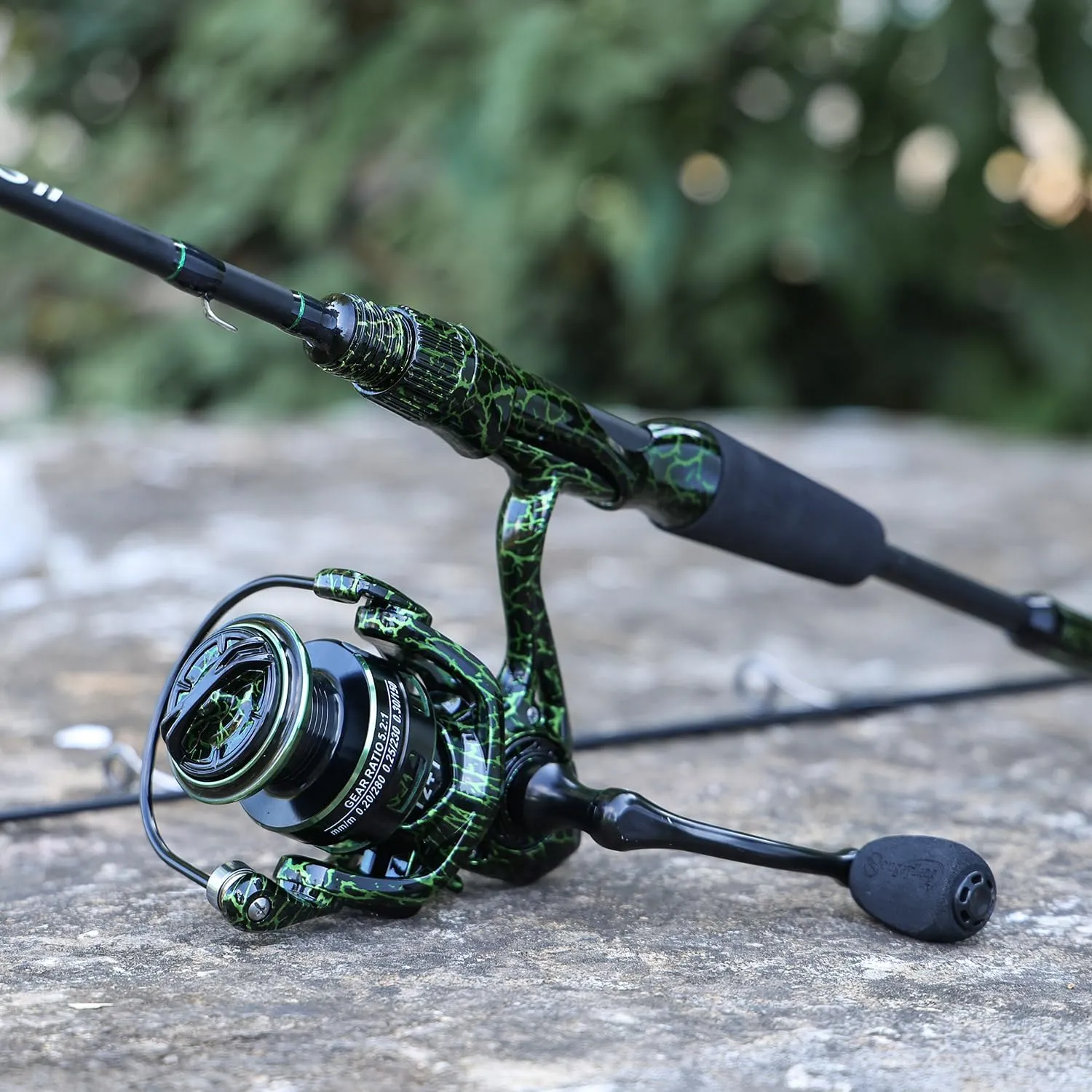 Sougayilang Berdea L Fishing Rod, 2-Piece IM6 Carbon Fiber Strong Casting & Spinning Rods for Bass, Trout, Walleye, Catfish