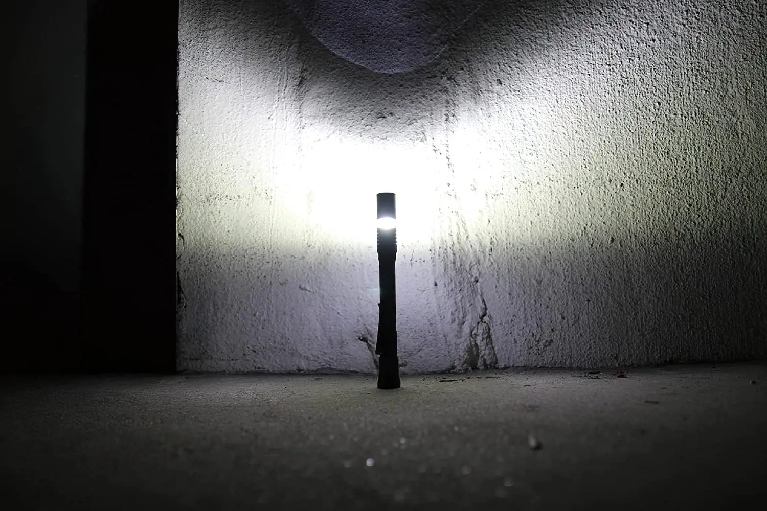 Streamlight 66218 Stylus Pro 64-Lumen 360 Penlight/Lantern Combo Flashlight with 2 AAA Alkaline Batteries, Black
